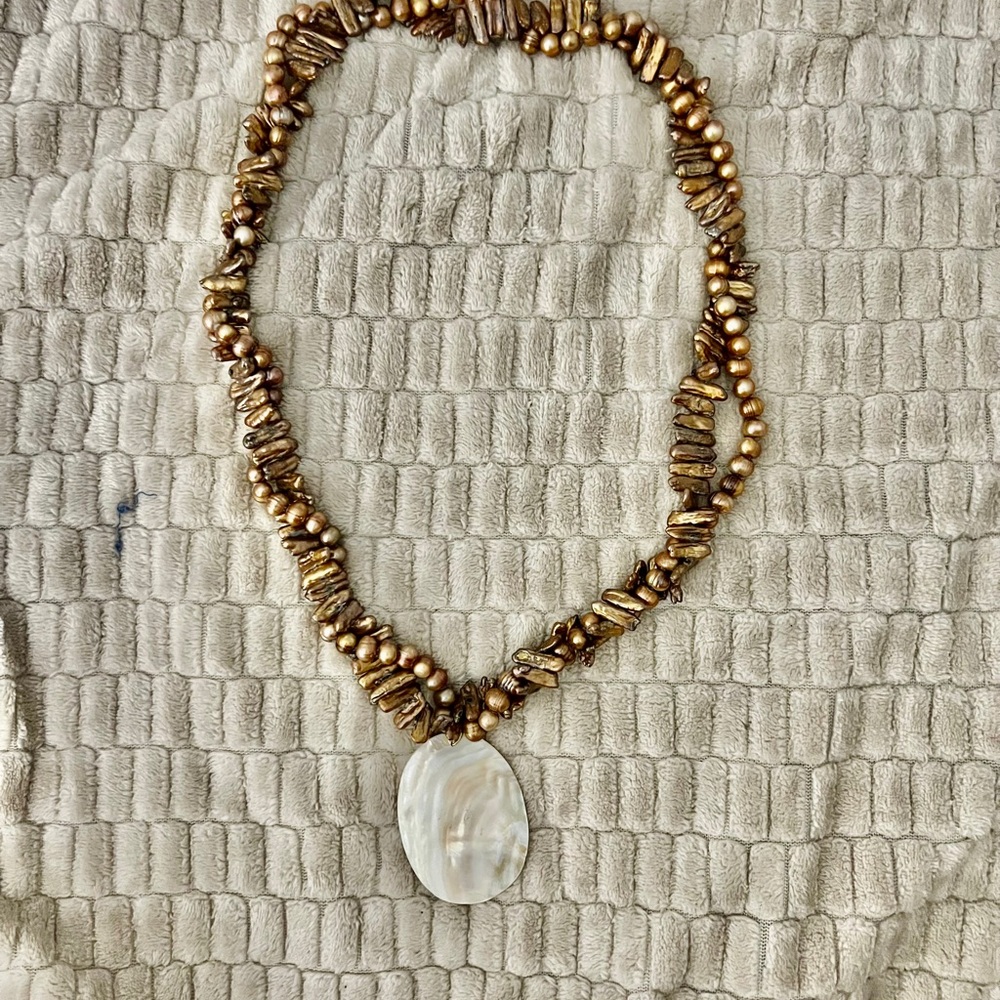 Elegant Gold Pearl Necklace